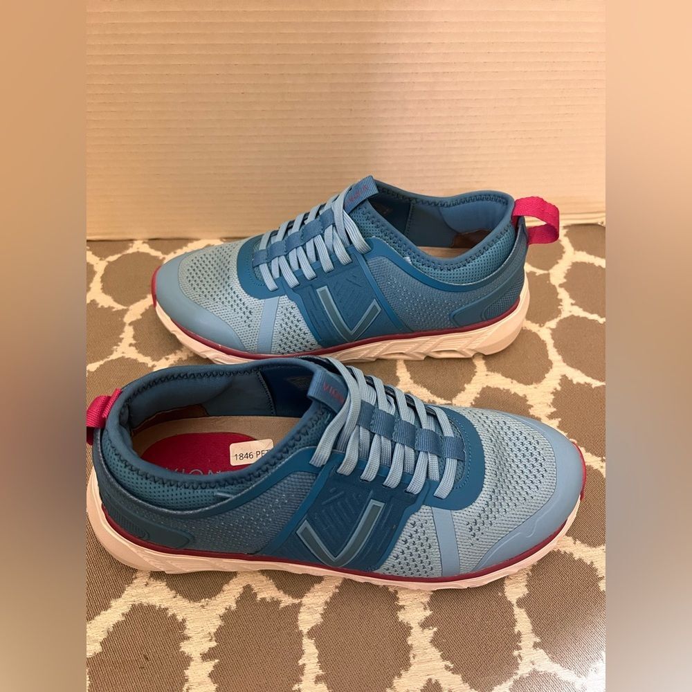 Vionic Blue and Pink Athletic Shoes 8.5 activewear athleisure ortho comfort
